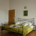 Ivona 2 Apartamento