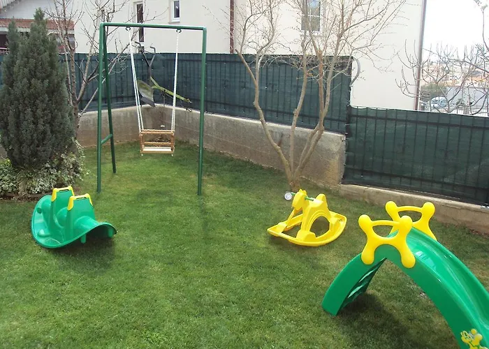 Apartman Ivona 2 *
