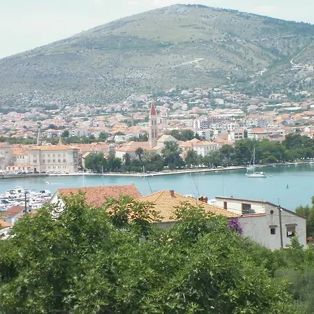 Ivona 2 Apartman *
