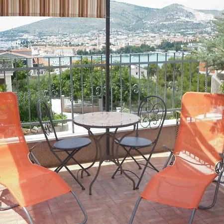 Ivona 2 Apartman Trogir