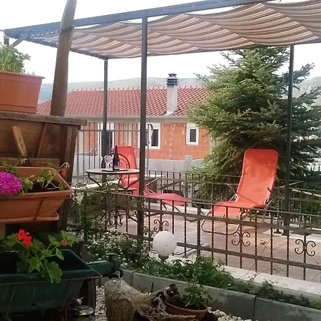 Apartman Ivona 2 *