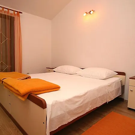 Ivona 2 Apartman Trogir