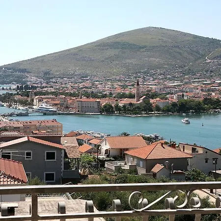 アパート Ivona 2