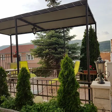 アパート Ivona 2